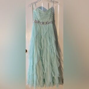 PRICE DROP!🌸 Mint Green Prom dress by (Nights by teeze me), Size 3 in Juniors.